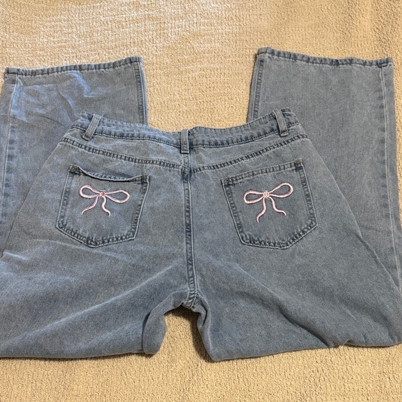 Women's Denim Jeans with Pink Bow Detail. L - Picture 3 of 5